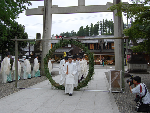 夏越の大祓[茅の輪くぐり]